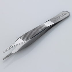 Adson Dissecting Forceps Serrated 13cm min